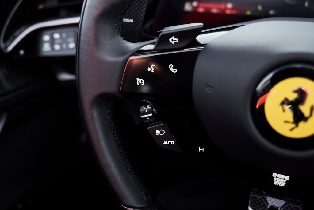 Used 2024 Ferrari SF90 Spider image 56