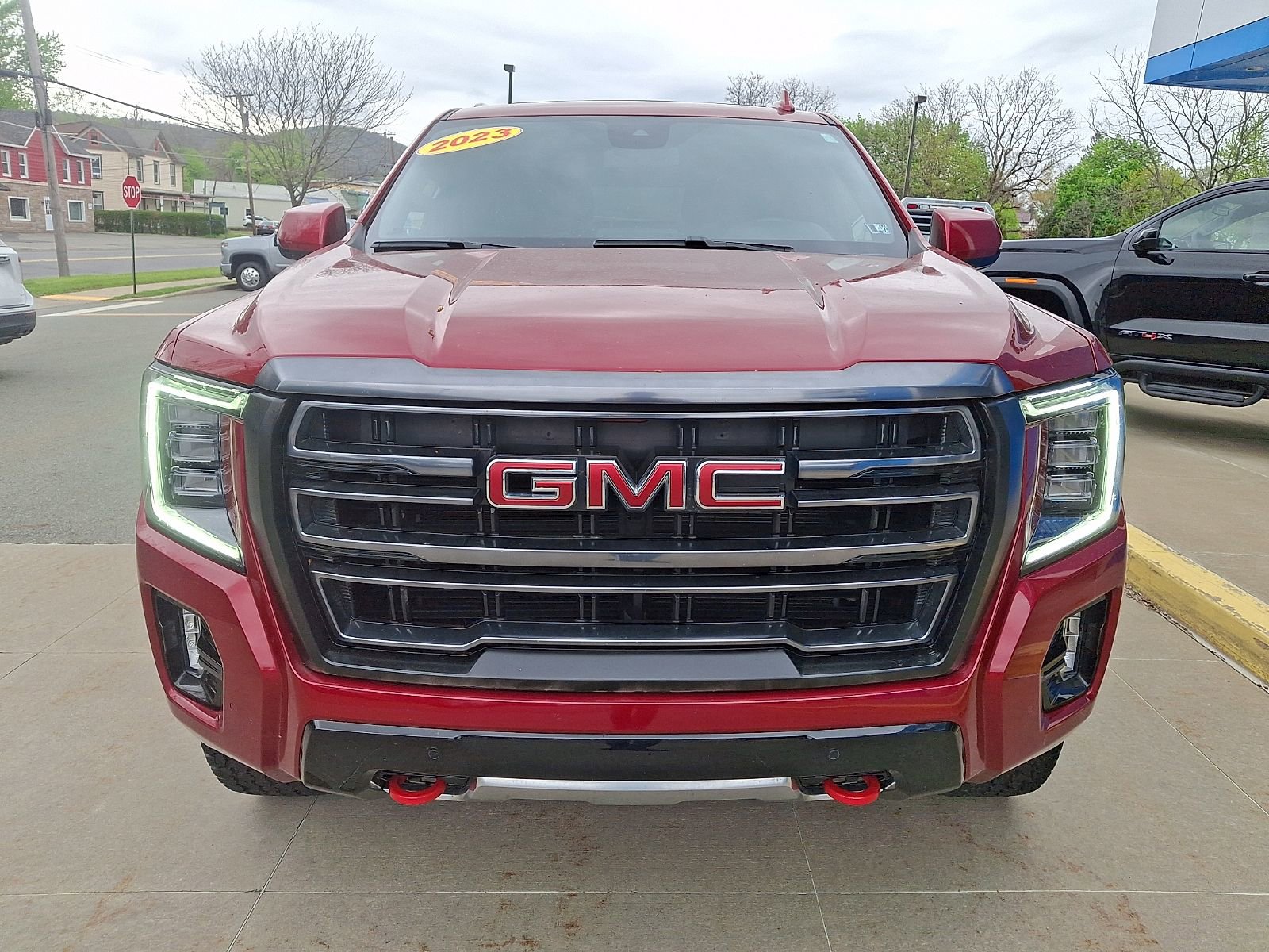 Used 2023 GMC Yukon AT4 w/ LPO, Floor Liner Package AWD/4WD image 2