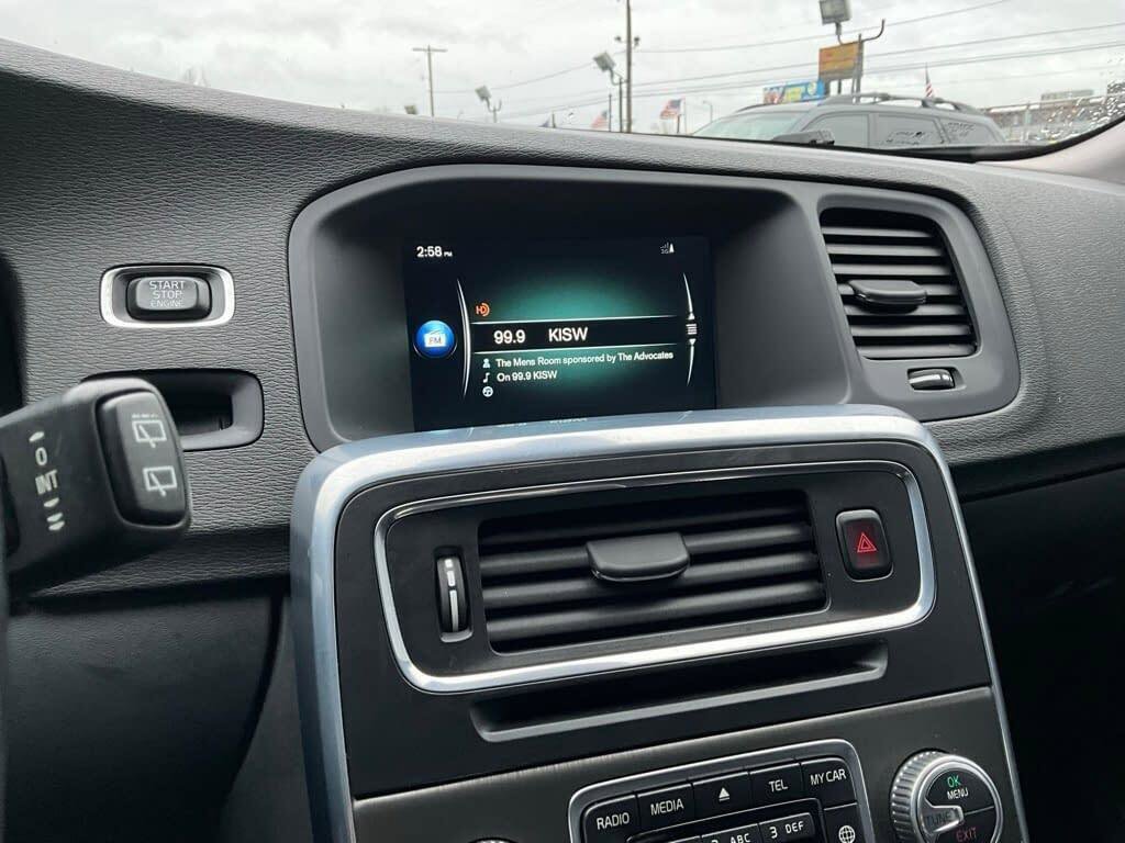 Used 2016 Volvo V60 T5 Premier image 15