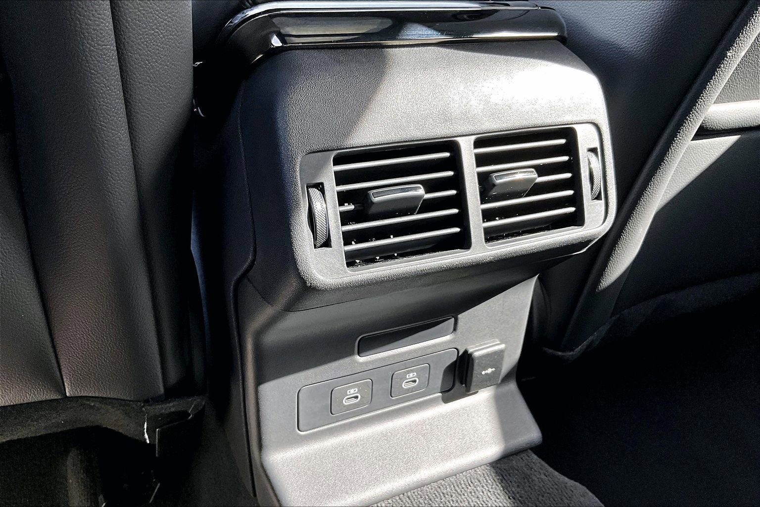 Used 2026 Land Rover Range Rover Velar Dynamic SE image 34