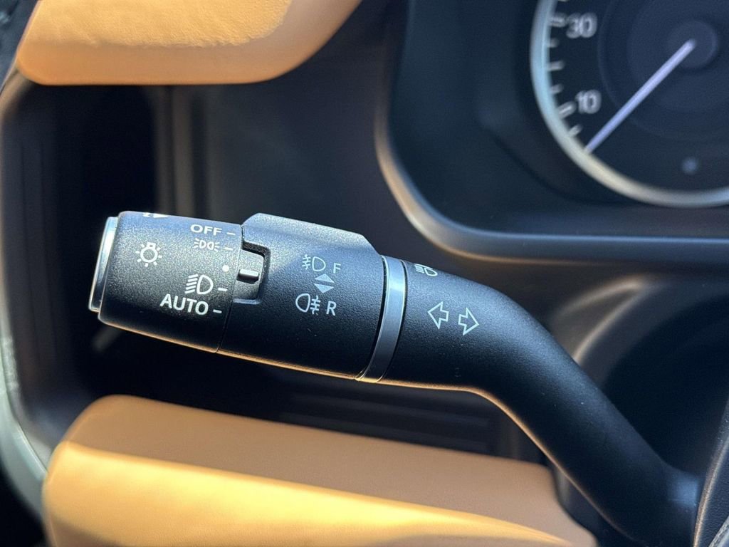 Used 2023 Land Rover Defender 130 X image 39