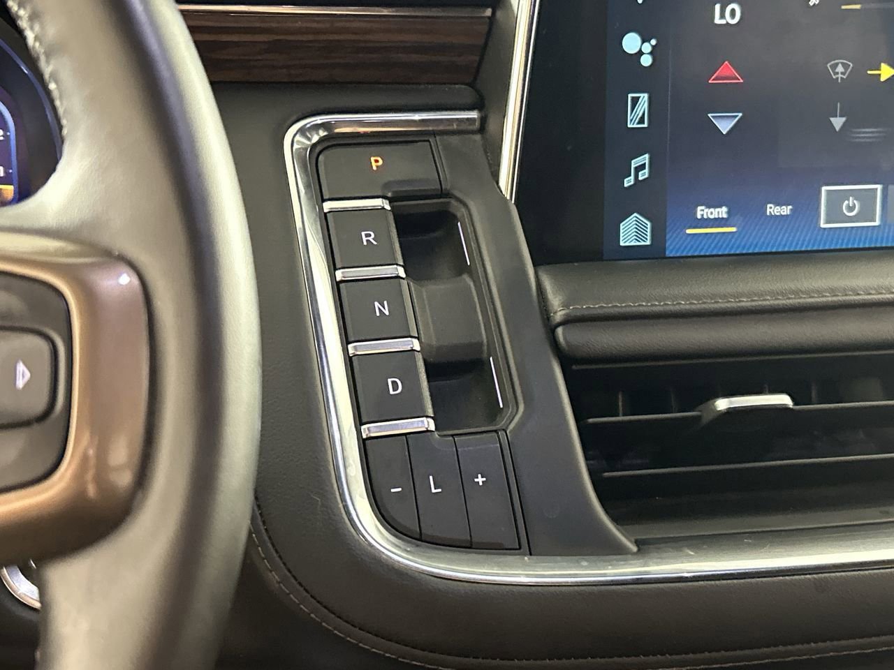 Used 2023 Chevrolet Tahoe High Country image 15