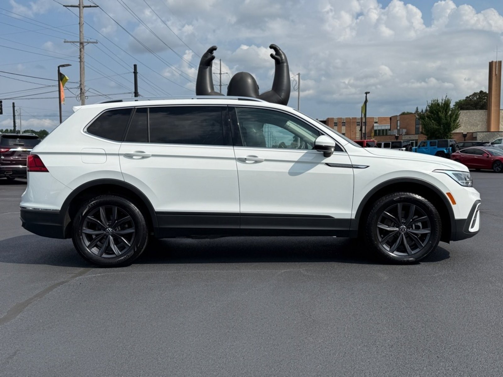 Used 2024 Volkswagen Tiguan Wolfsburg Edition AWD/4WD image 9