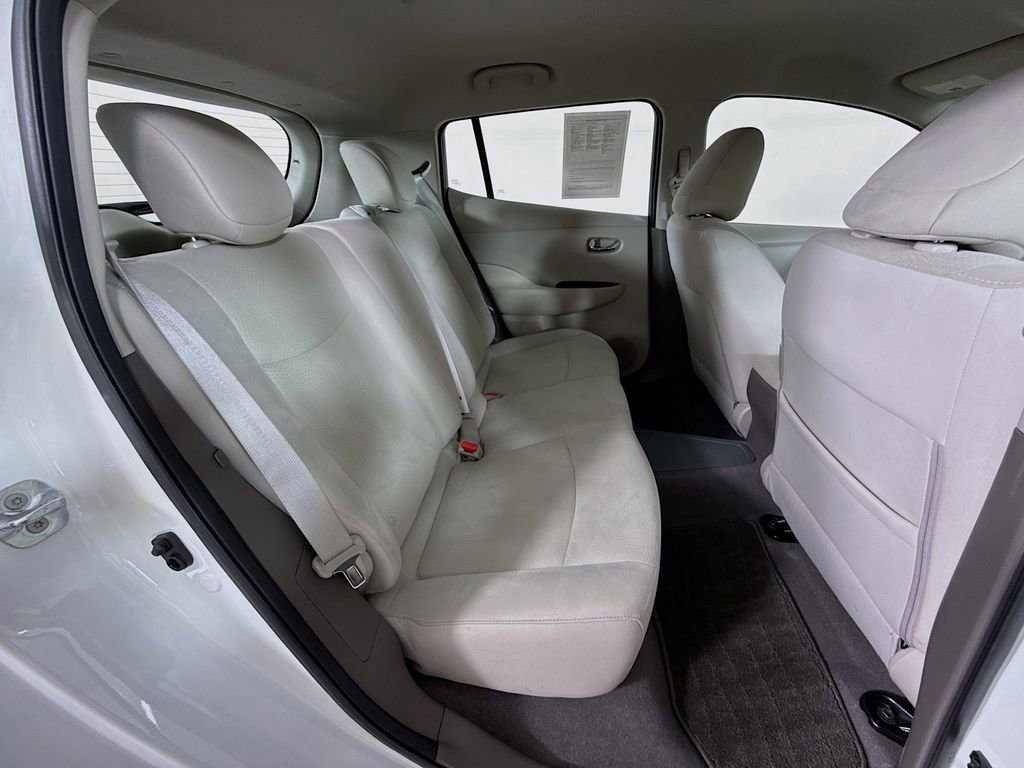Used 2015 Nissan Leaf SV FWD image 33