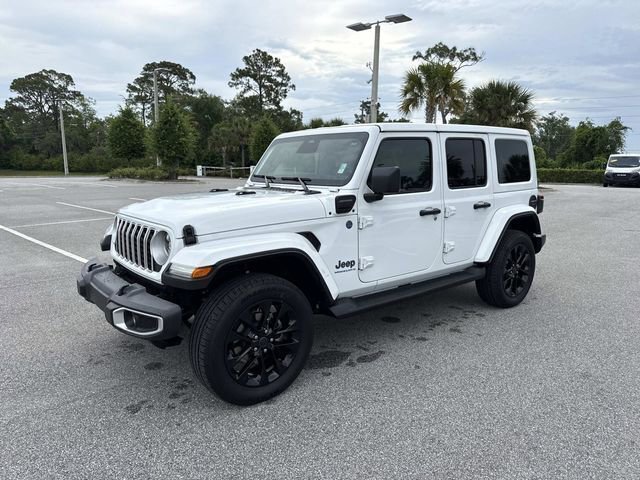 Used 2025 Jeep Wrangler Unlimited Sahara AWD/4WD image 7