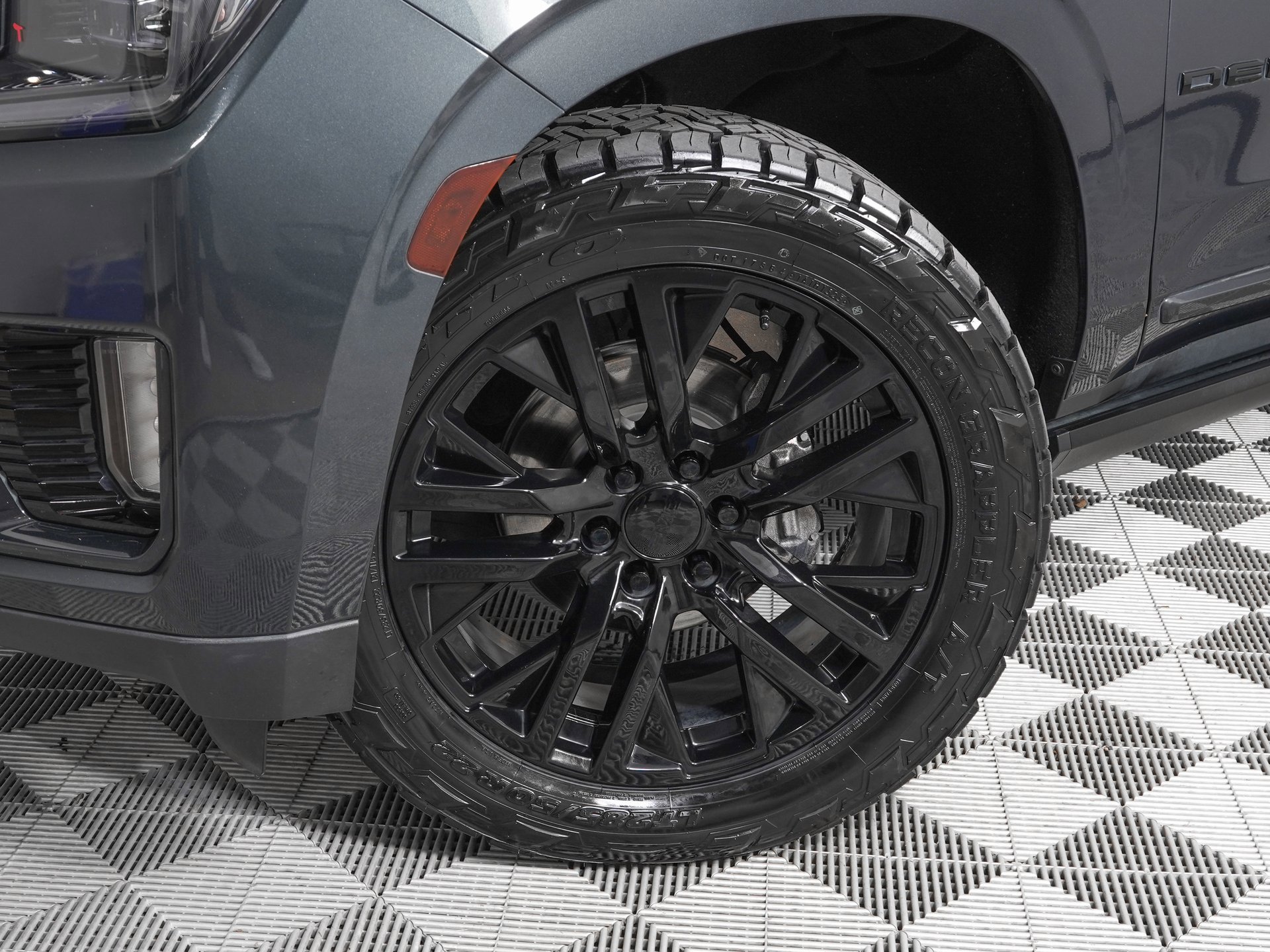 Used 2021 GMC Yukon Denali image 34