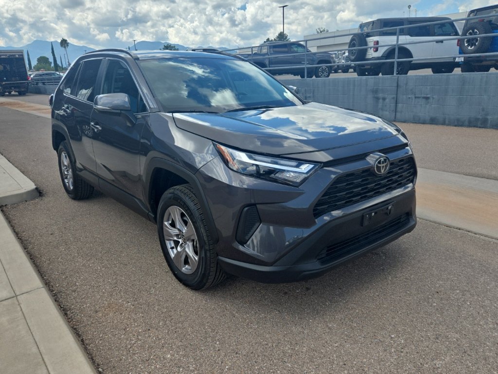 Used 2025 Toyota RAV4 XLE AWD/4WD image 3