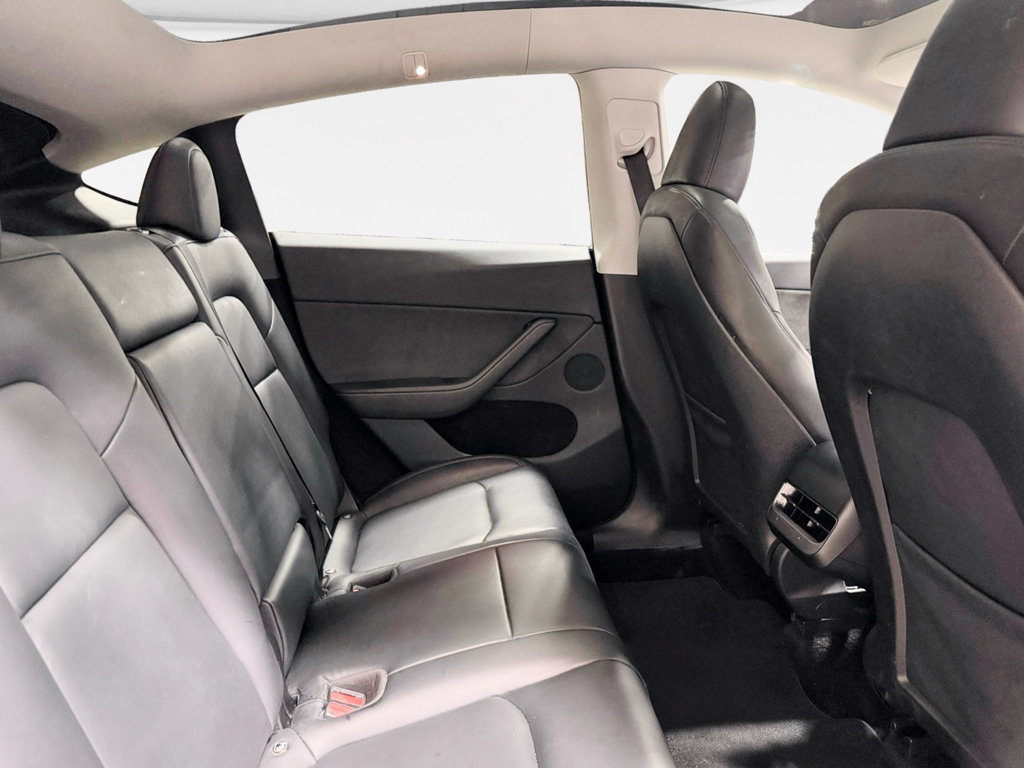 Used 2024 Tesla Model Y Long Range AWD/4WD image 19