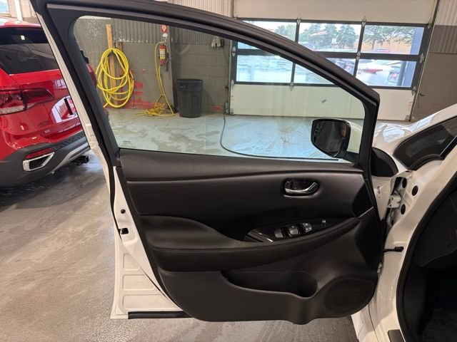 Certified 2024 Nissan Leaf SV Plus FWD image 19