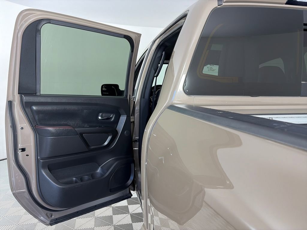 Used 2022 Nissan Titan PRO-4X w/ Pro-4x Convenience Package image 12