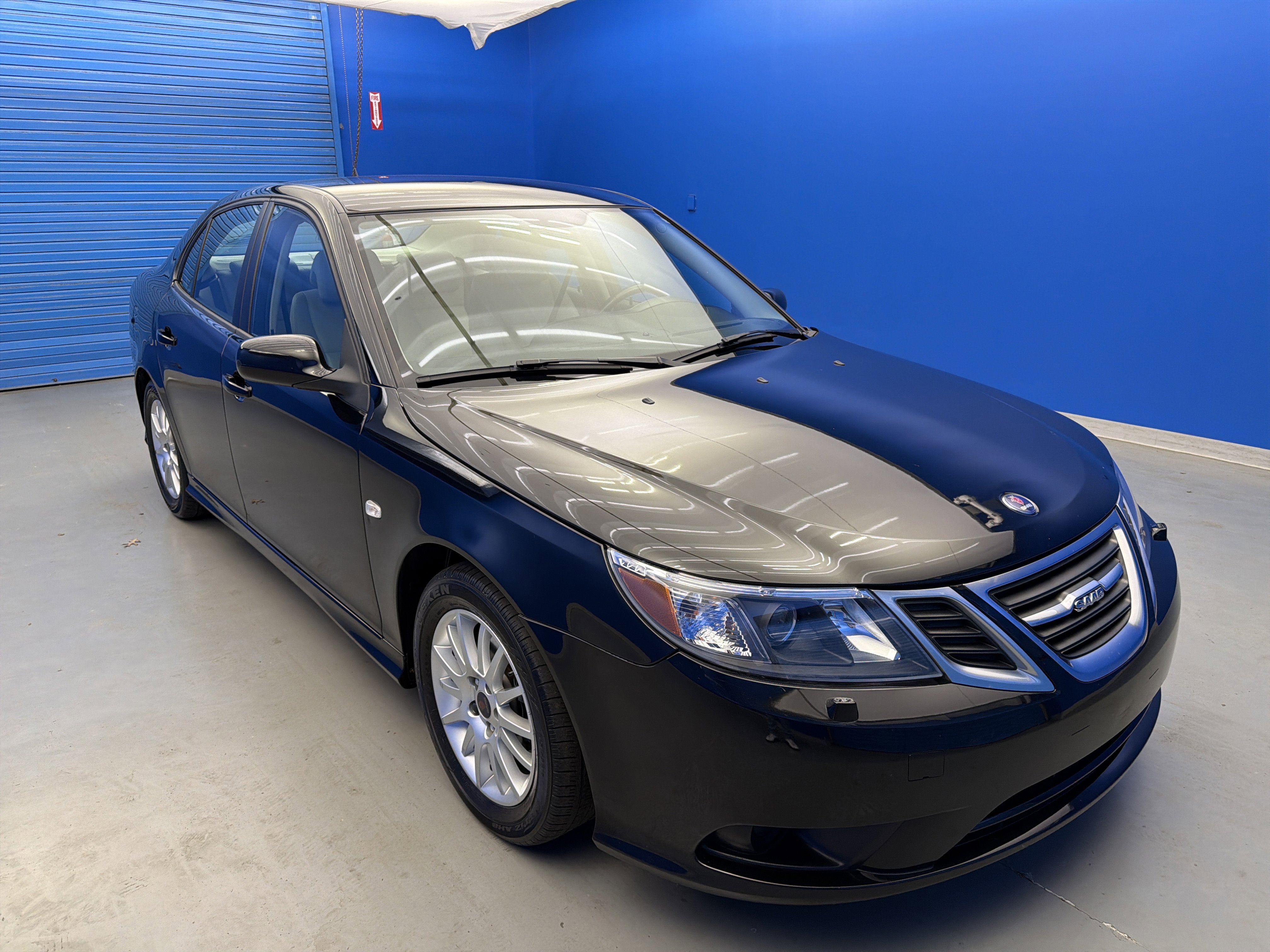 Used 2009 Saab 9-3 2.0T w/ Cold Weather Package image 2