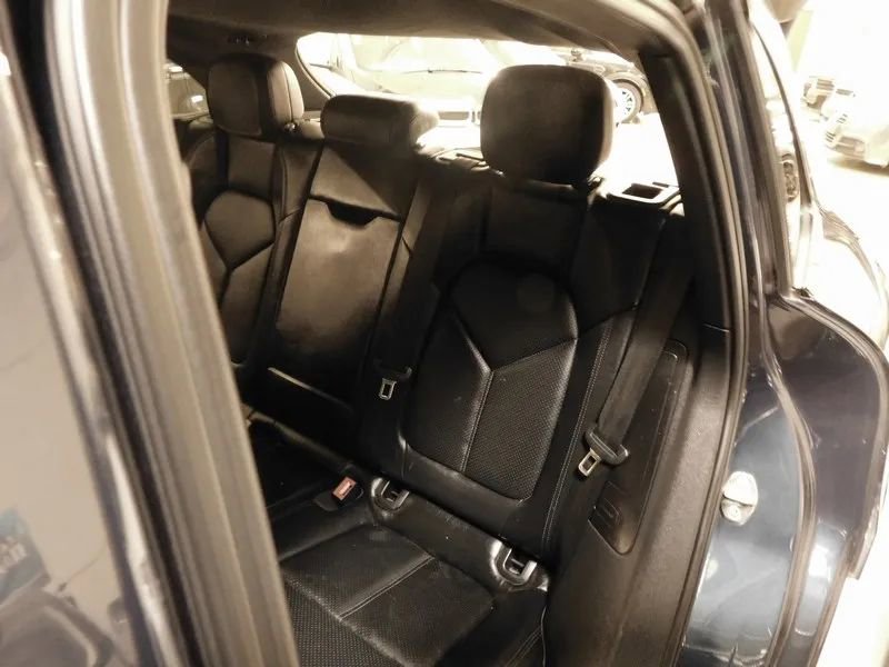 Used 2015 Porsche Macan S AWD/4WD image 39