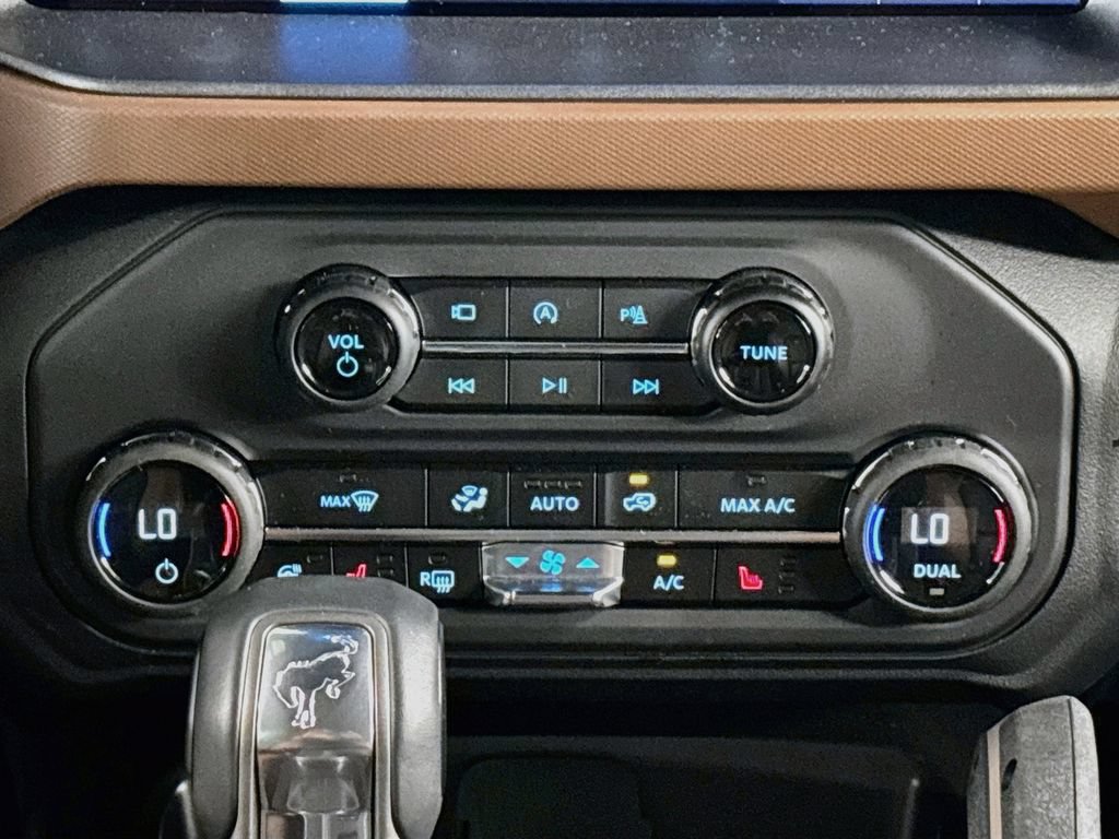 Used 2024 Ford Bronco Outer Banks w/ Sasquatch Package AWD/4WD image 19