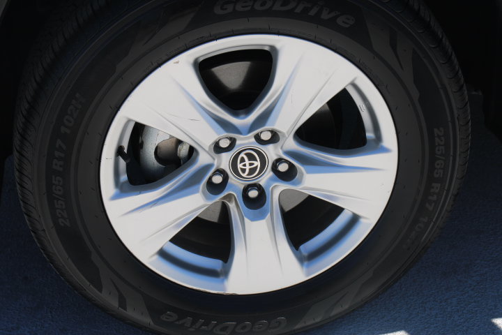 Certified 2021 Toyota RAV4 XLE w/ Convenience Package AWD/4WD image 9