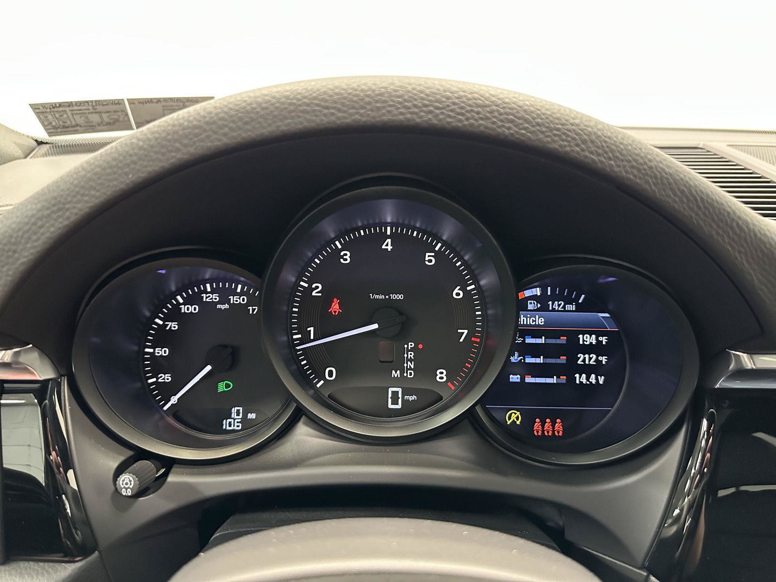 New 2026 Porsche Macan AWD/4WD image 24
