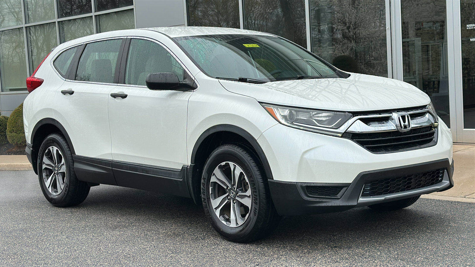 Used 2017 Honda CR-V LX image 2