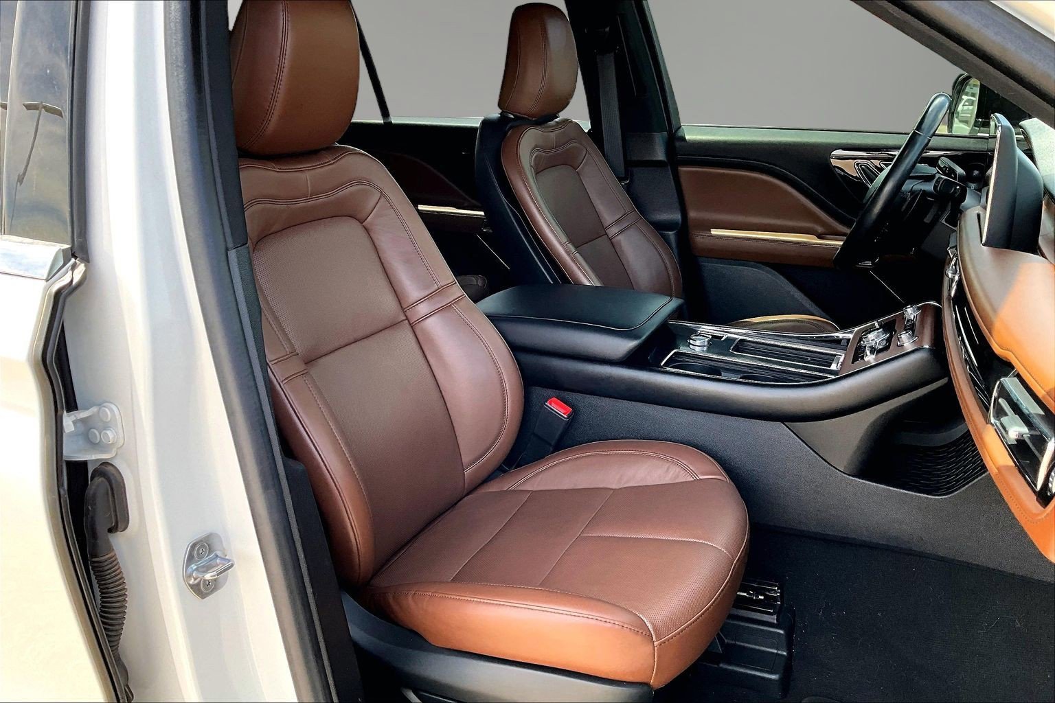 Used 2022 Lincoln Aviator Reserve w/ Equipment Group 201A AWD/4WD image 29
