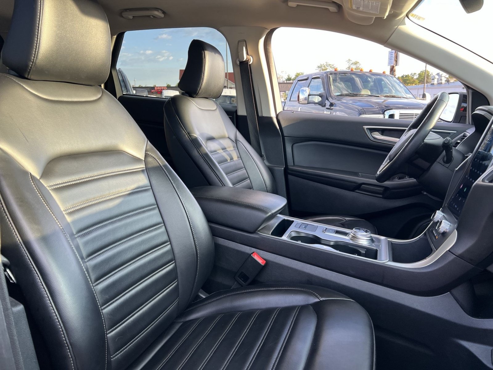 Used 2024 Ford Edge SEL AWD/4WD image 25