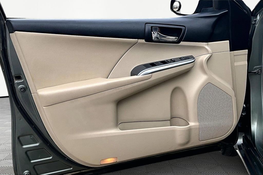 Used 2013 Toyota Camry XLE image 23