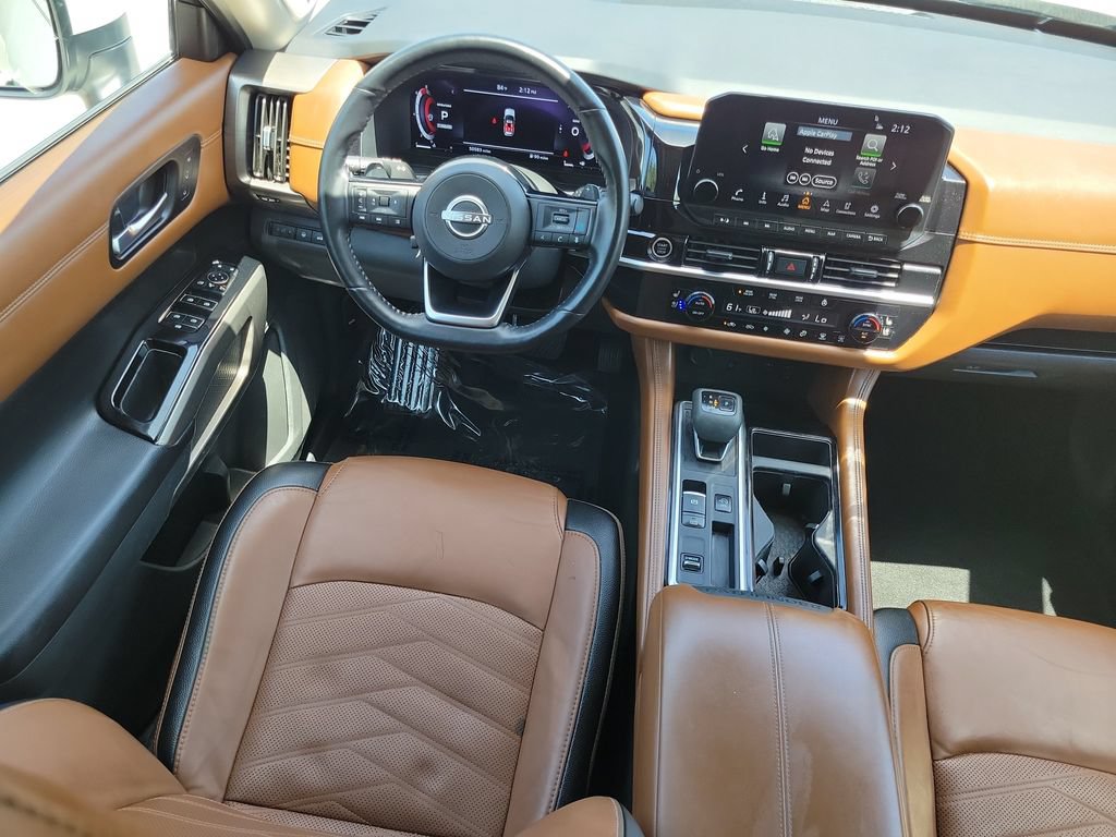 Certified 2024 Nissan Pathfinder Platinum FWD image 18