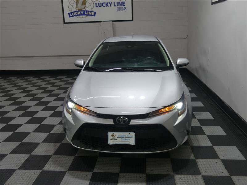 Used 2022 Toyota Corolla LE FWD image 3