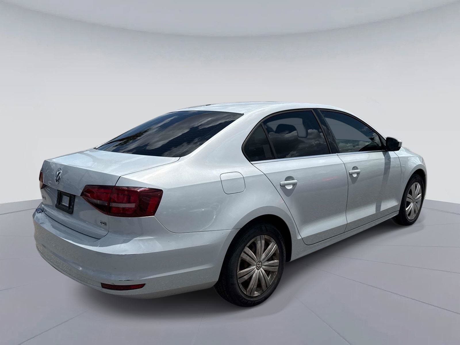 Used 2017 Volkswagen Jetta S FWD image 3