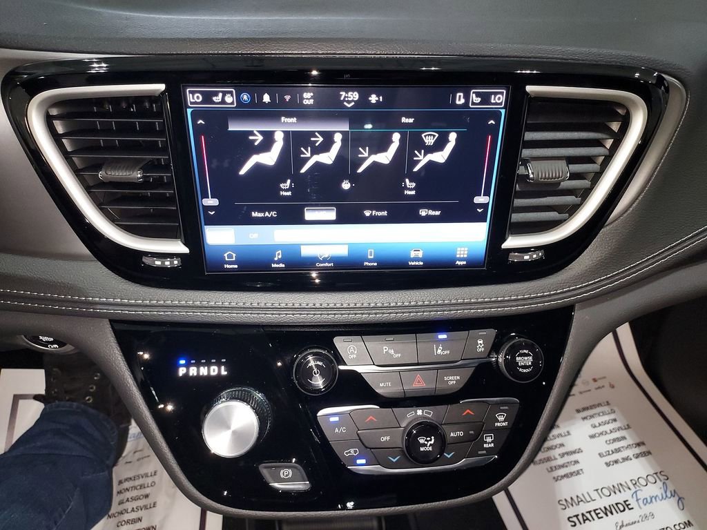 New 2026 Chrysler Pacifica Select image 24