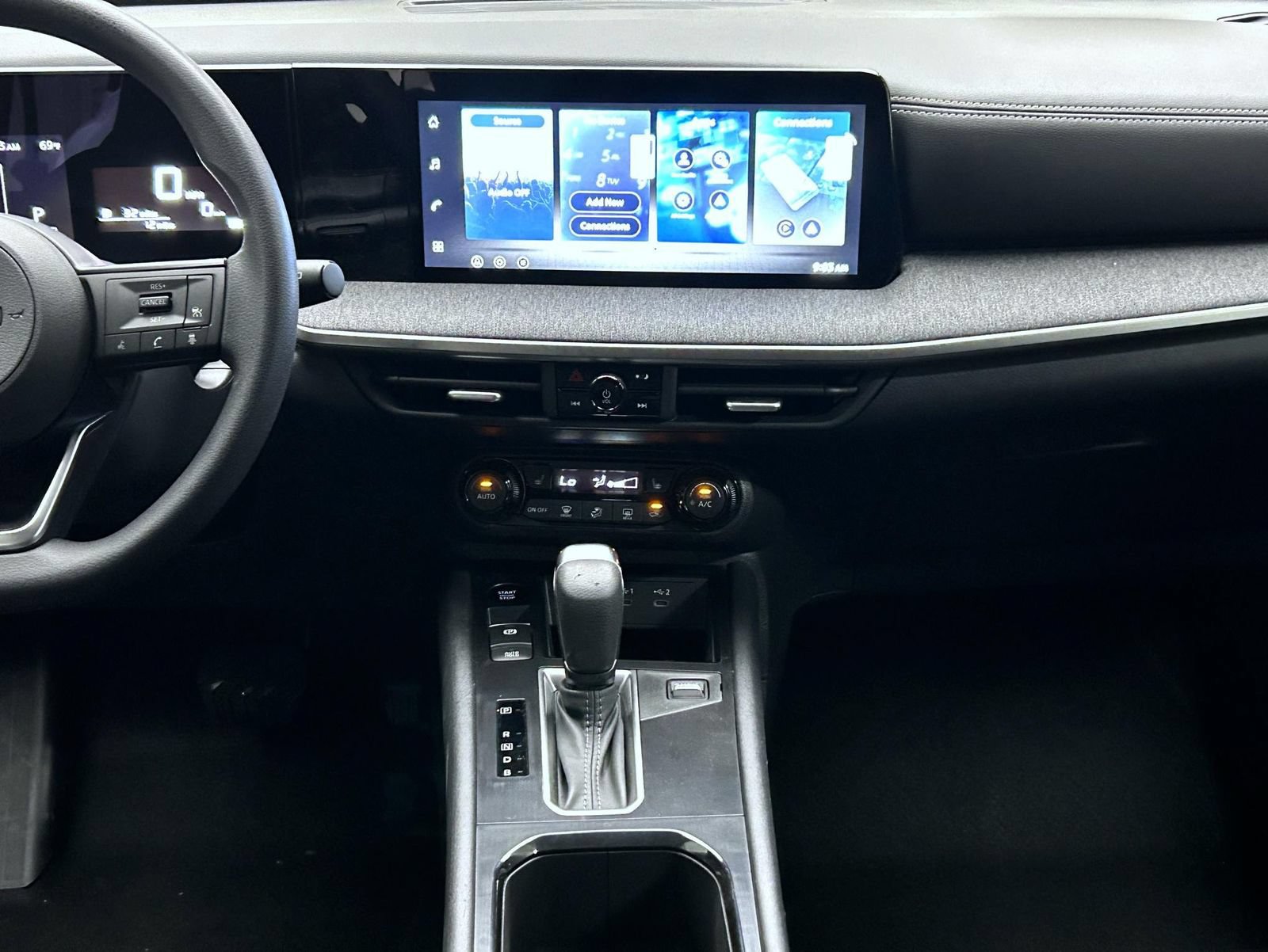 New 2027 Nissan Kicks SV AWD/4WD image 13