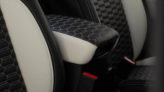 Used 2025 Jeep Gladiator Sport image 38