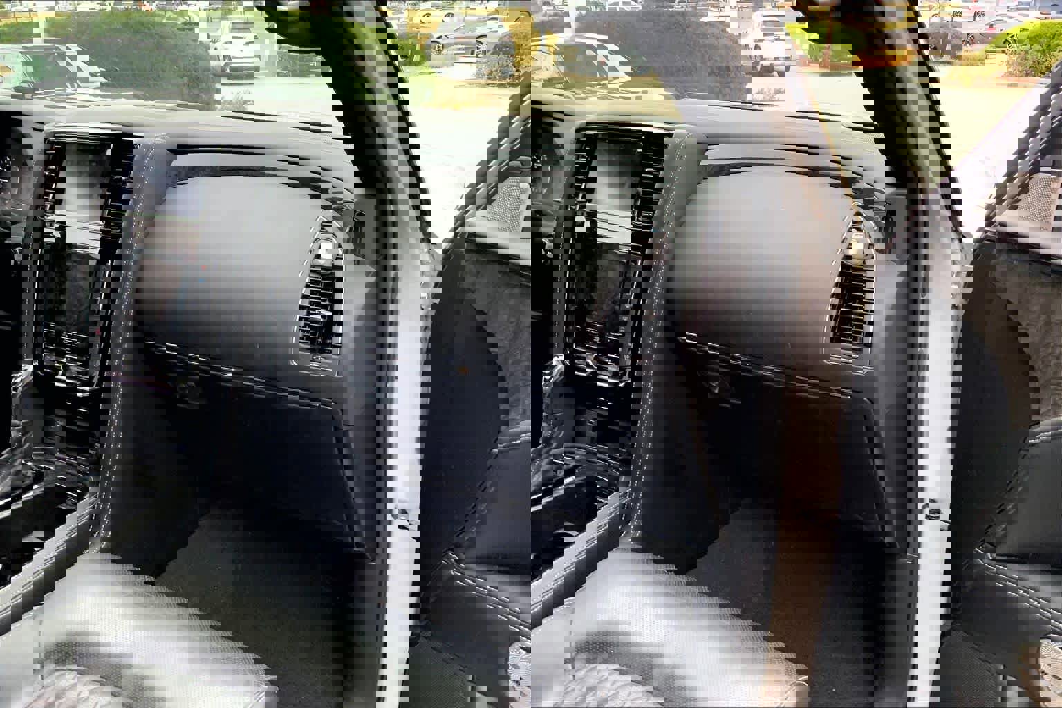 Used 2021 INFINITI QX80 Sensory w/ All-Season Package image 17