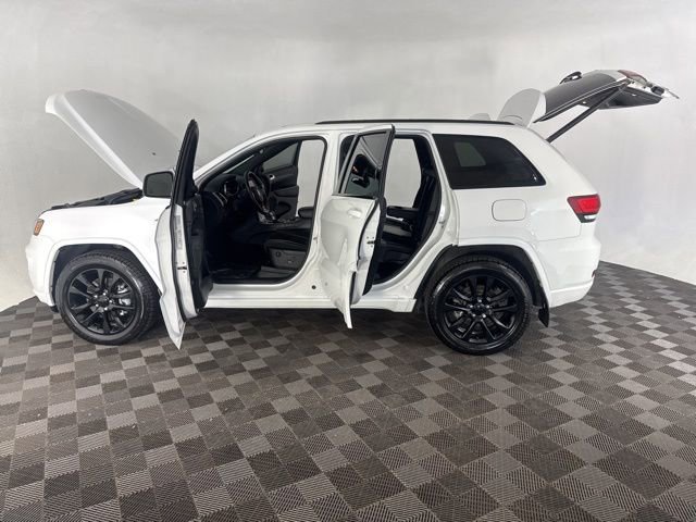 Used 2022 Jeep Grand Cherokee Laredo X AWD/4WD image 11