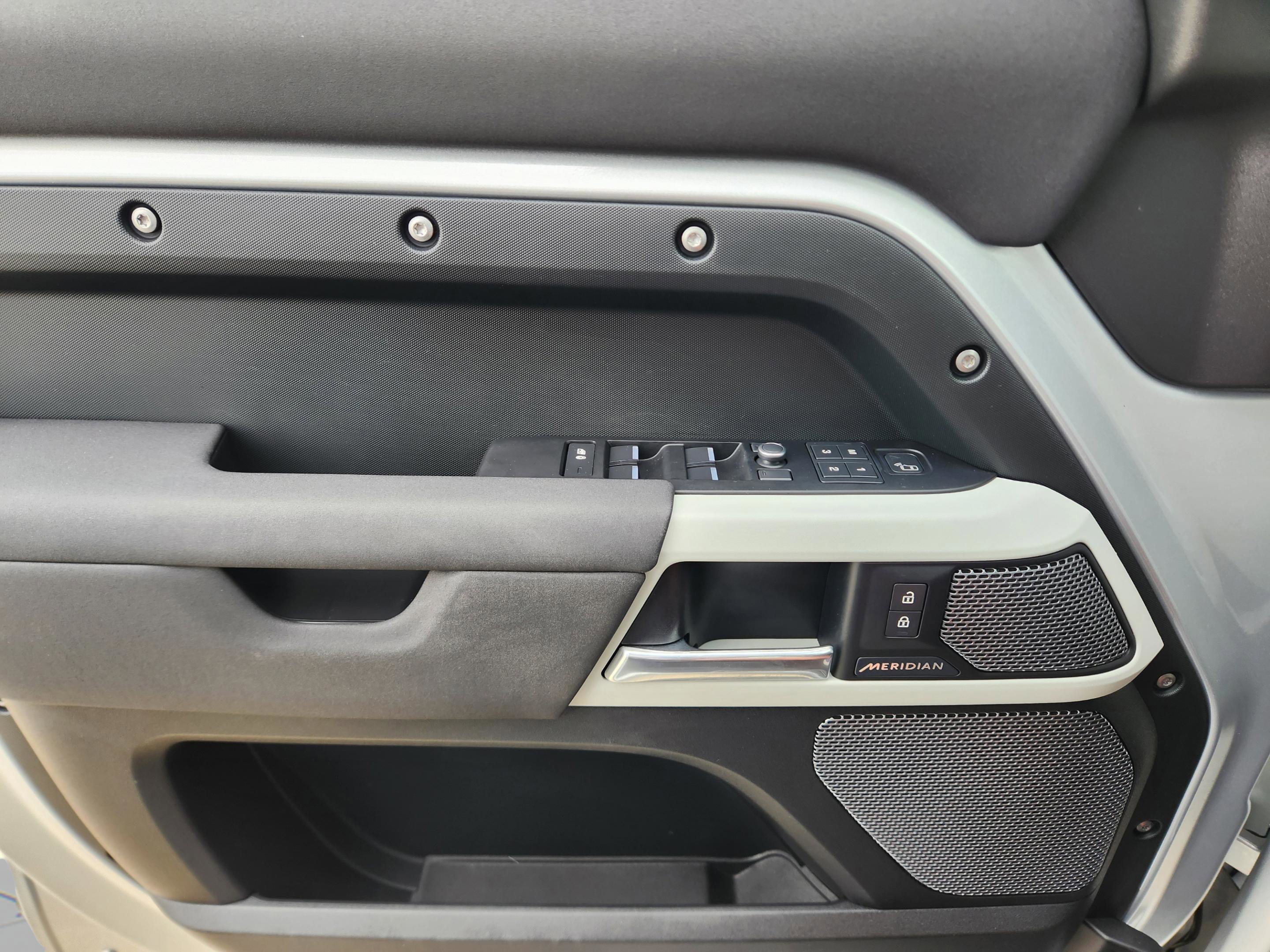 Used 2020 Land Rover Defender 110 First Edition AWD/4WD image 21