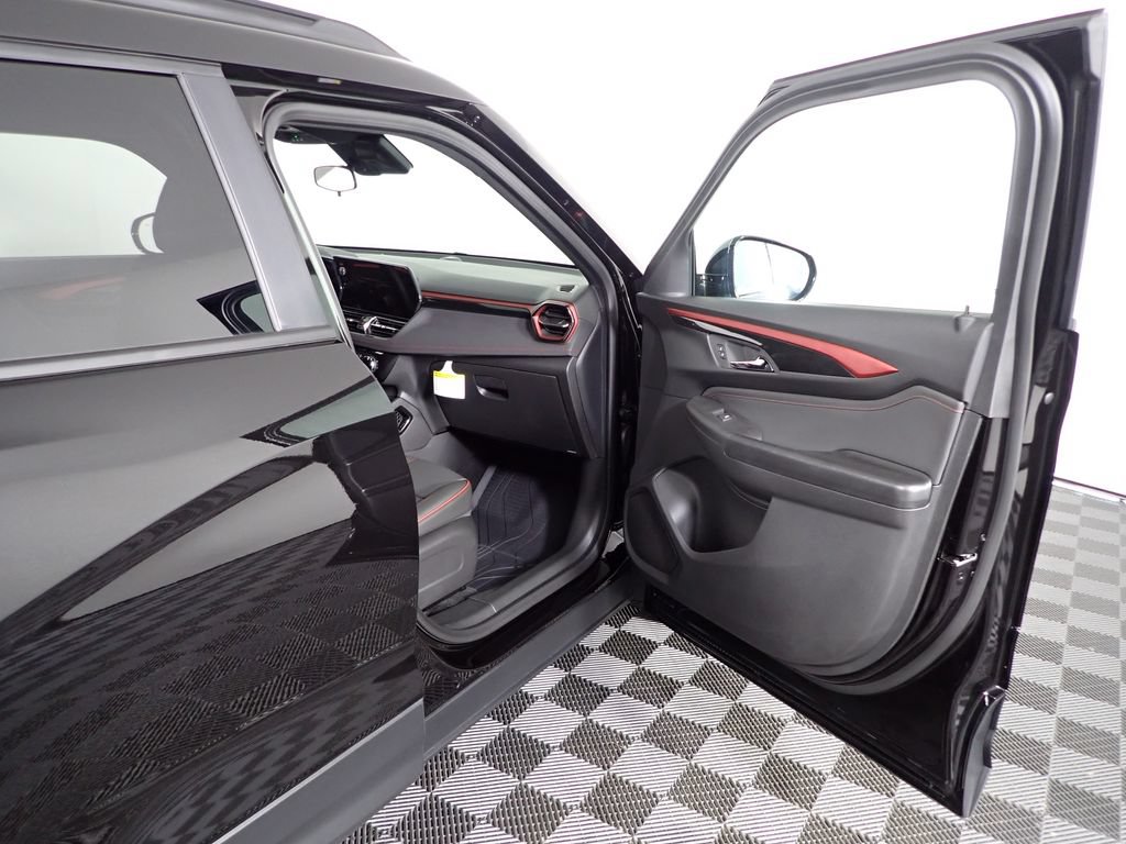 New 2026 Chevrolet TrailBlazer RS w/ Driver Confidence Package AWD/4WD image 34