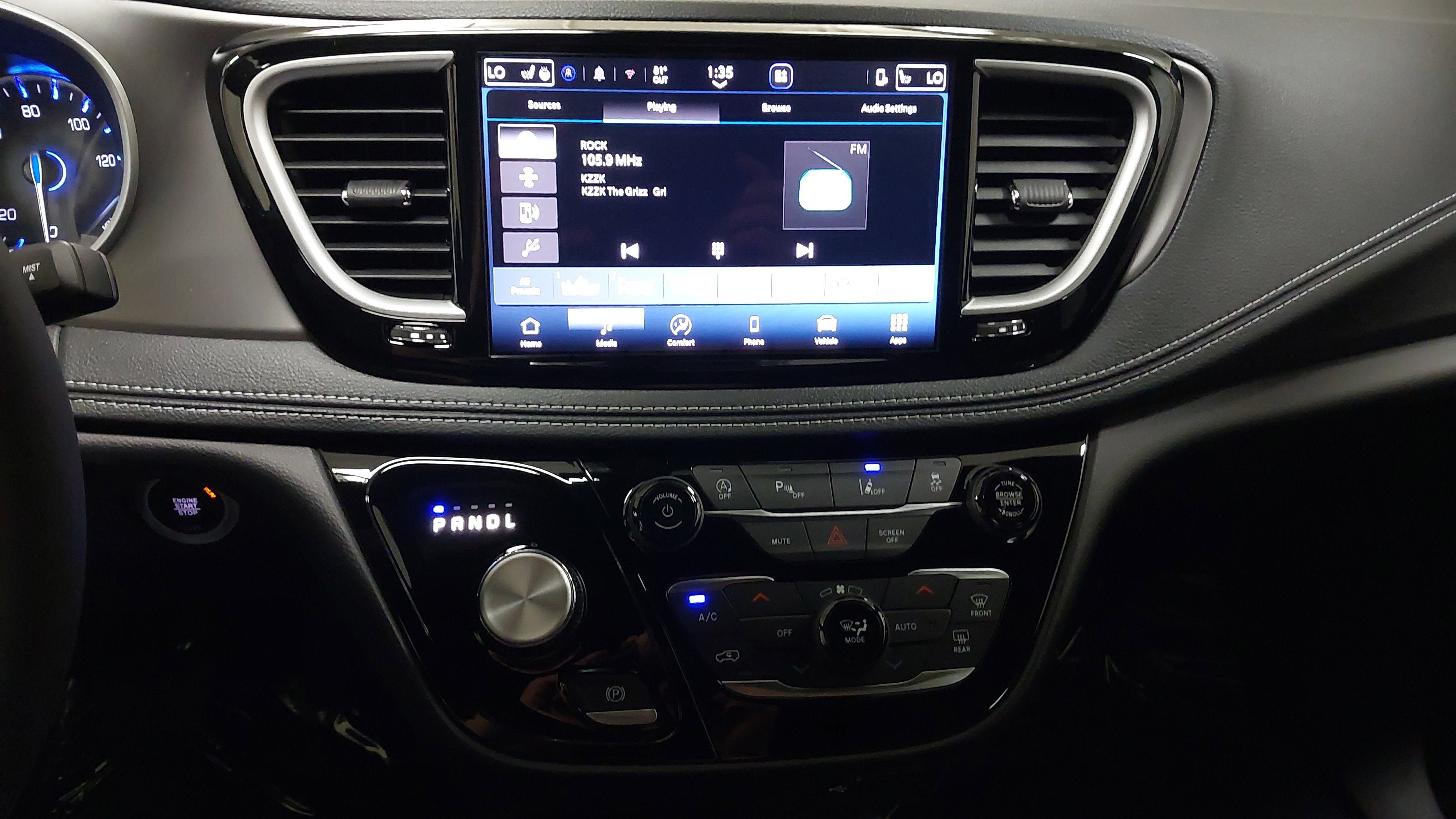 New 2027 Chrysler Pacifica Select FWD image 21