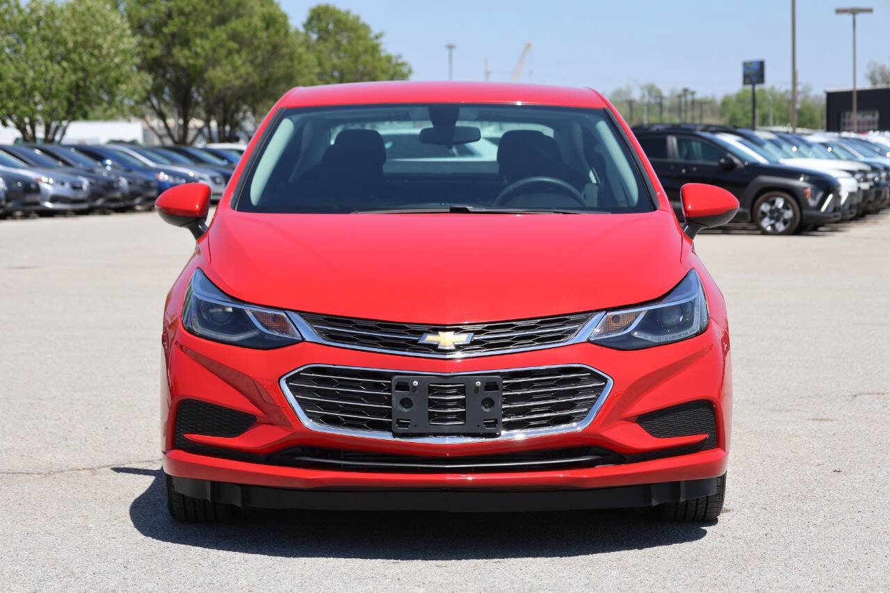 Used 2017 Chevrolet Cruze LT FWD image 5