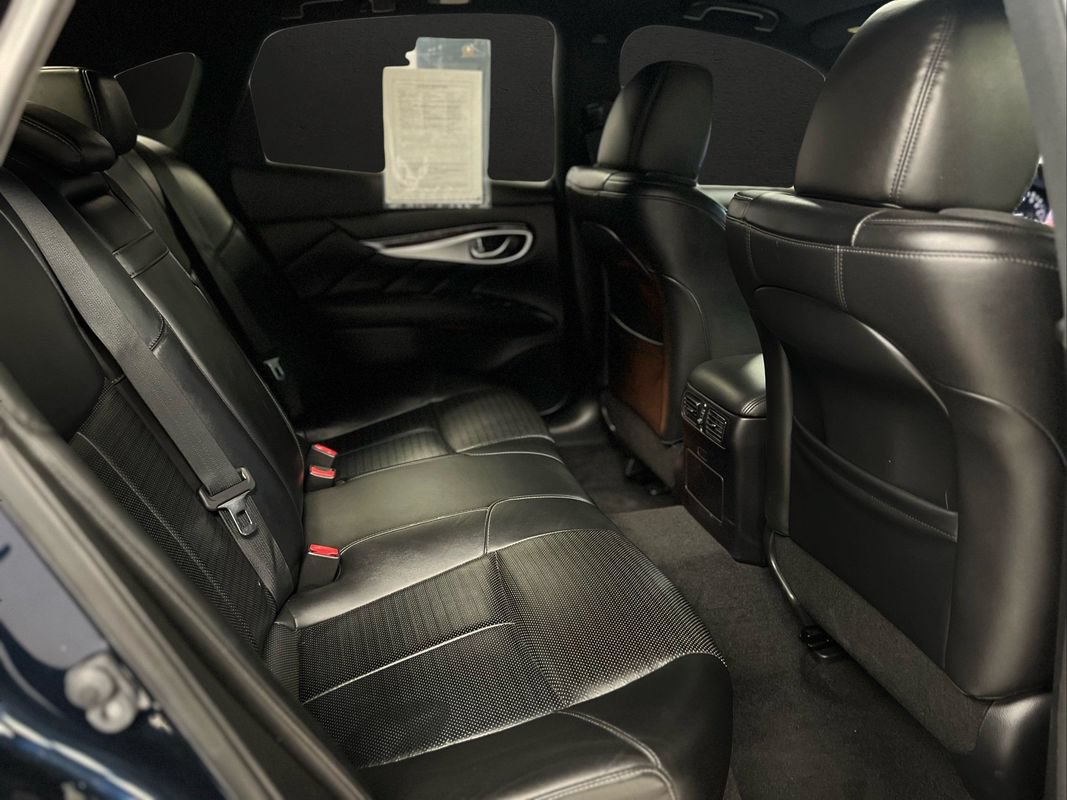 Used 2018 INFINITI Q70 Luxe w/ Sport Package AWD/4WD image 25
