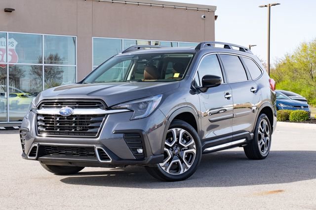 Used 2024 Subaru Ascent Touring image 2