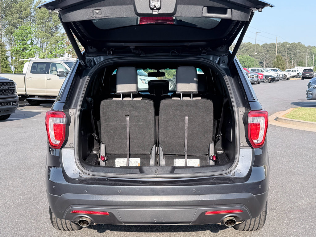 Used 2017 Ford Explorer XLT w/ Equipment Group 202A FWD image 9