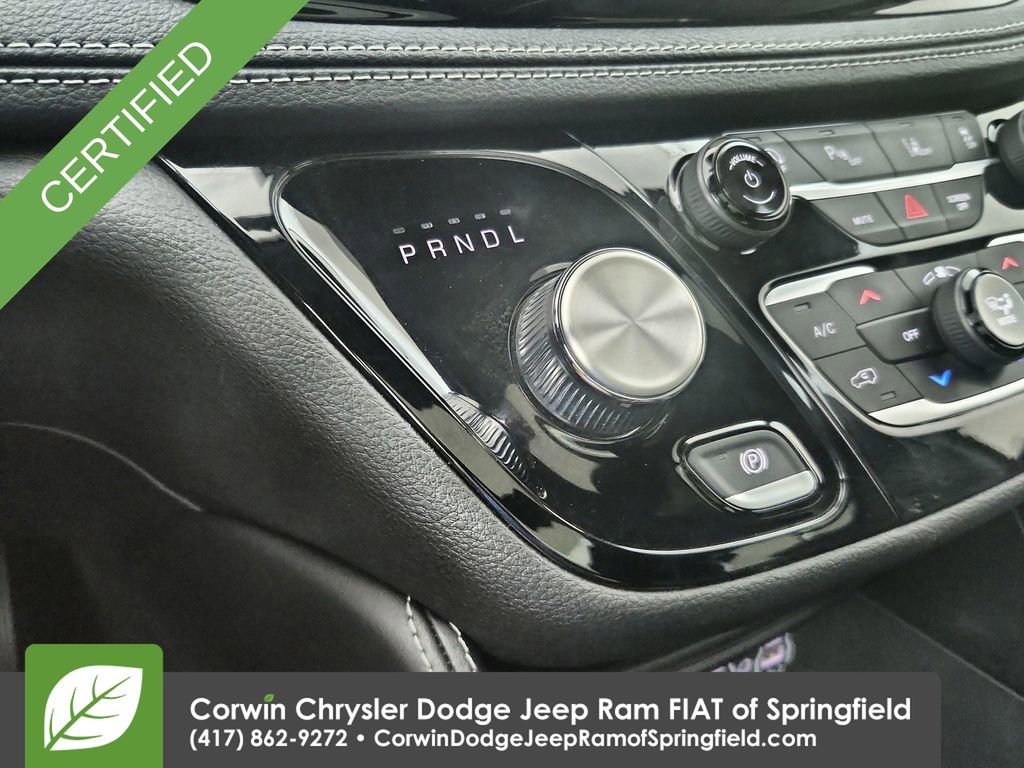 Certified 2025 Chrysler Pacifica Limited image 29