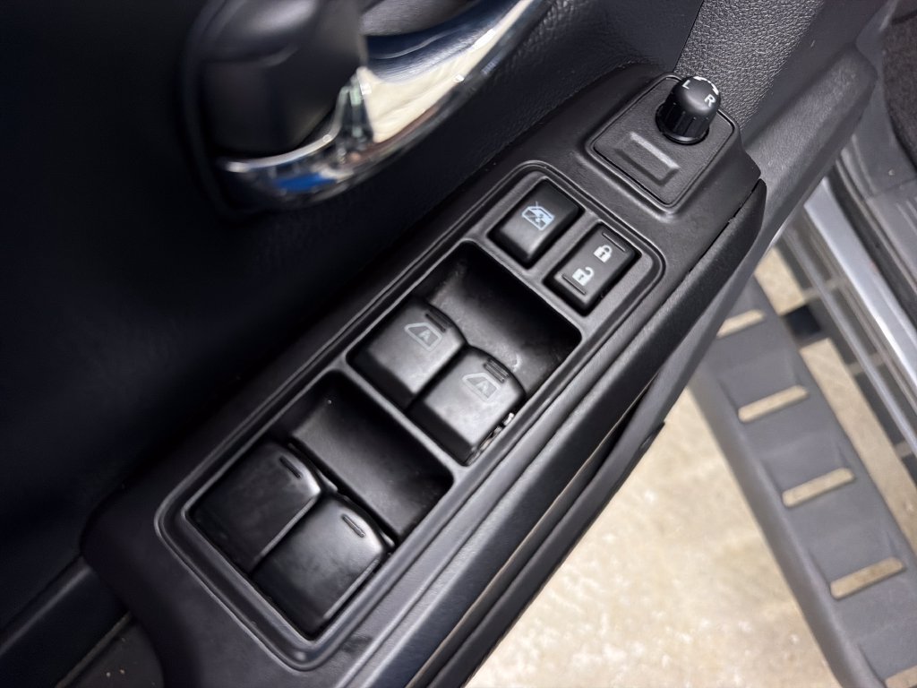 Used 2021 Nissan Titan PRO-4X w/ Off Road Protection Package AWD/4WD image 17