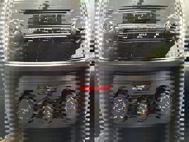 Used 2019 Subaru Crosstrek 2.0i Premium AWD/4WD image 18