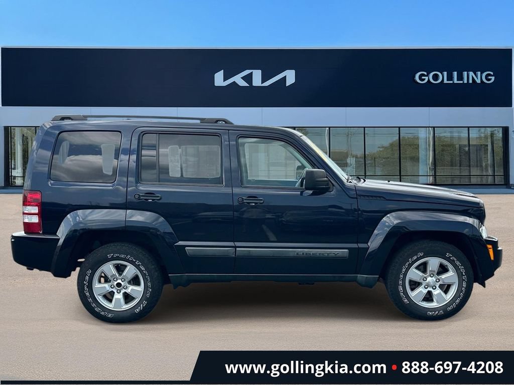 Used 2011 Jeep Liberty Sport w/ Popular Equipment Group AWD/4WD image 2