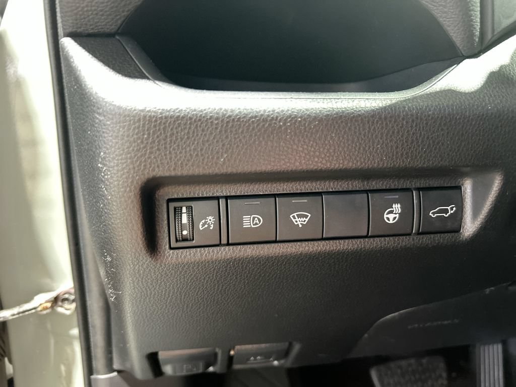 Used 2020 Toyota RAV4 XLE w/ Convenience Package AWD/4WD image 21