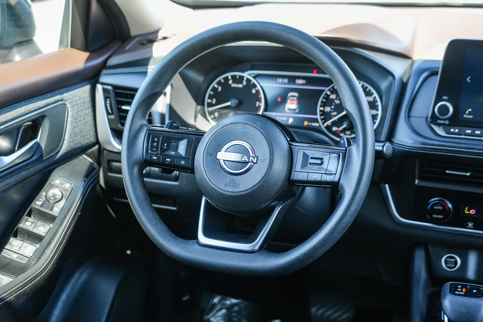 Used 2023 Nissan Rogue SV FWD image 18