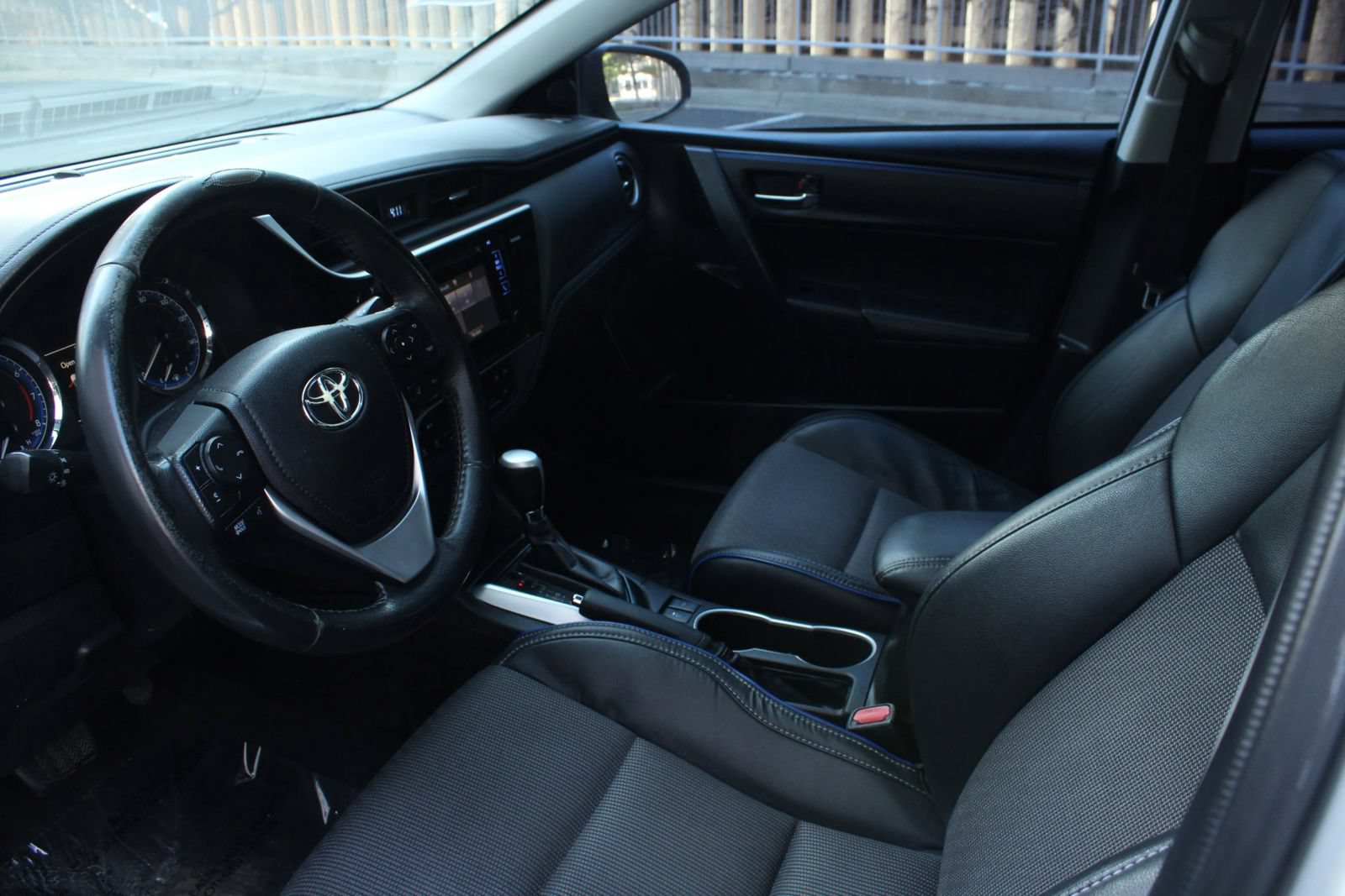 Used 2017 Toyota Corolla SE FWD image 13