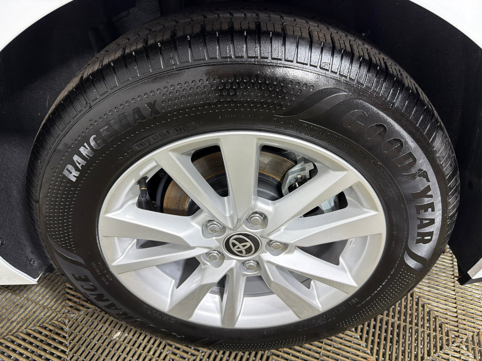Used 2025 Toyota Camry LE w/ Convenience Package FWD image 19