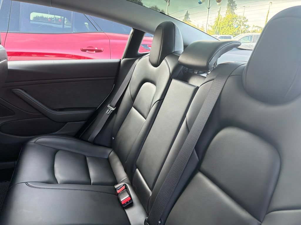 Used 2018 Tesla Model 3 Long Range RWD image 15