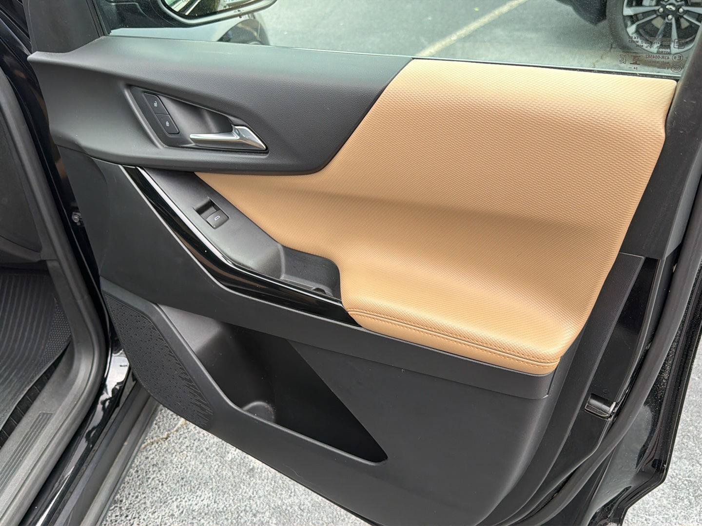 Certified 2025 Chevrolet Equinox ACTIV w/ Convenience Package III FWD image 15