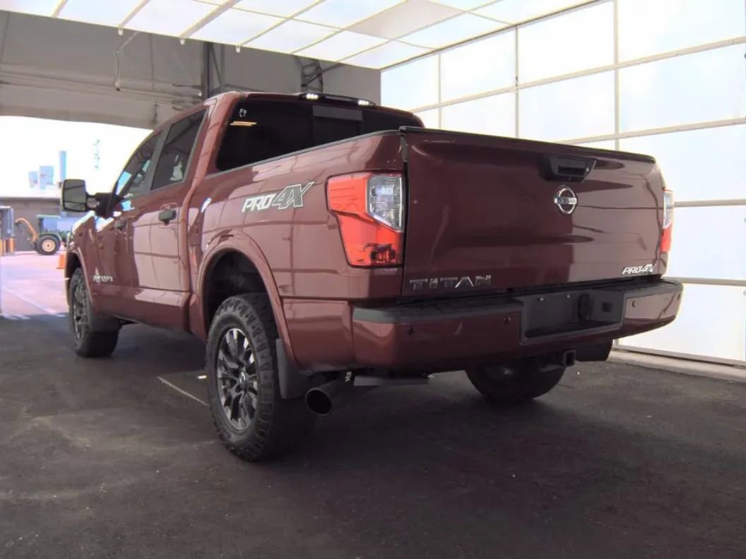 Used 2018 Nissan Titan PRO-4X w/ Pro-4x Convenience Package AWD/4WD image 2