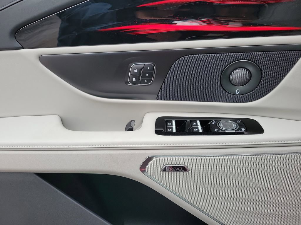 New 2026 Lincoln Nautilus Premier w/ Equipment Group 102A image 18